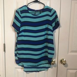 🦄4/$20🦄Boutique slightly sheer high-low tunic